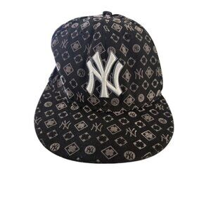 New Era New York Yankees Black Fitted Hat MLB Logo All Over Wool 7 1/8 NY D-lux